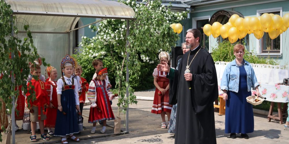 В храме Рождества Пресвятой Богородицы в Крылатском состоялся выпускной праздник Воскресной школы