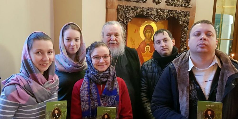 Епископ Балашихинский Николай совершил Божественную литургию в храме в честь Киево-Печерской иконы Божией Матери на Киевском вокзале