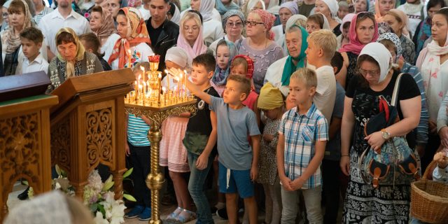 Молебен на начало учебного года в храме св. блгв. Александра Невского при МГИМО