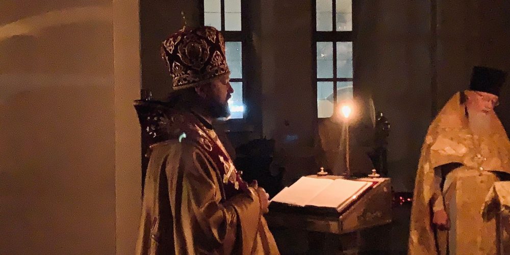 Епископ Одинцовский и Красногорский Фома возглавил новогодний молебен в Богоявленском соборе