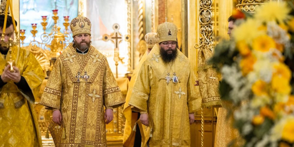 Всенощное бдение накануне дня памяти святителя Алексия, митрополита Московского совершил епископ Фома