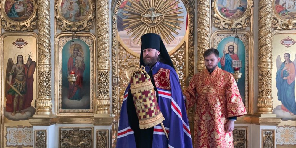 Епископ Павлово-Посадский Фома совершил Литургию в престольный праздник в храме великомученика Никиты