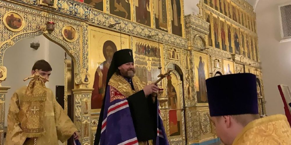 Новогодний молебен совершил в Георгиевском соборе г. Одинцово архиепископ Фома