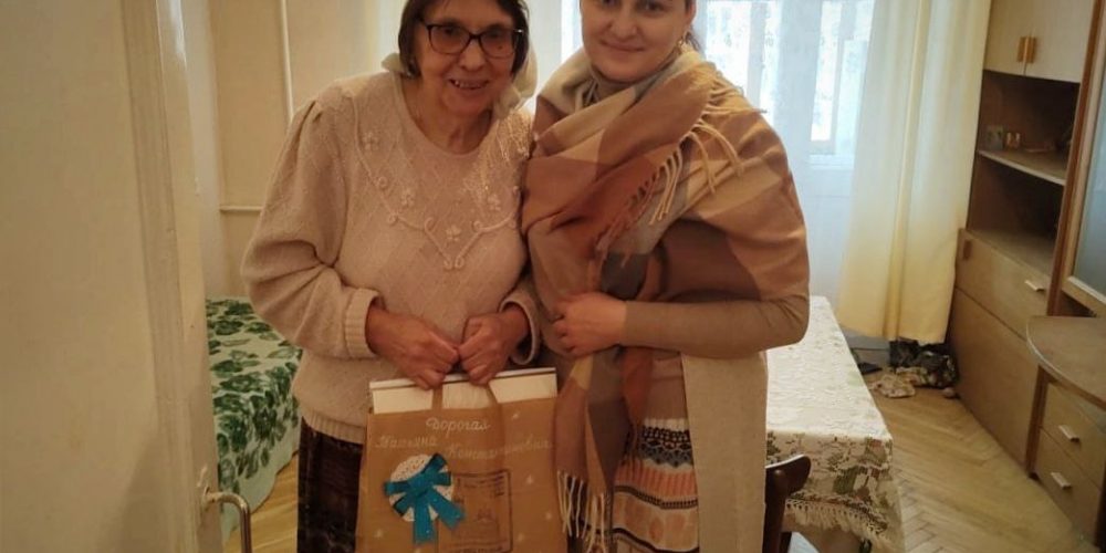 Волонтеры храма Рождества Пресвятой Богородицы в Крылатском навестили подопечных службы «Милосердие»