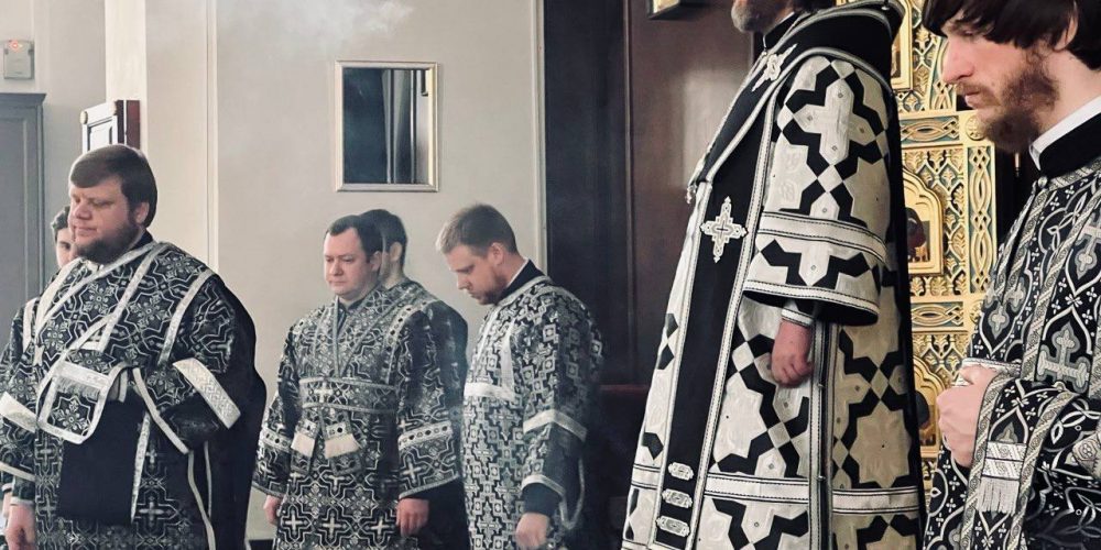 Архиепископ Фома совершил Литургию Преждеосвященных Даров в Георгиевском соборе и освятил коливо
