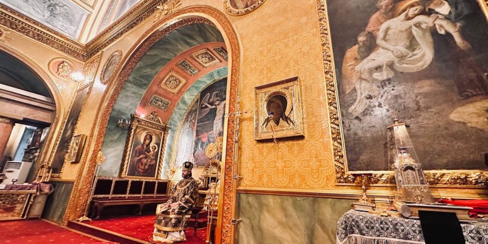 Архиепископ Фома совершил Литургию в Богоявленском соборе