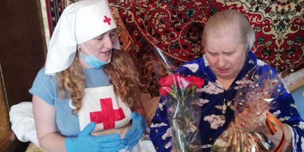 Волонтёры храма Рождества Пресвятой Богородицы в Крылатском посетили ветеранов