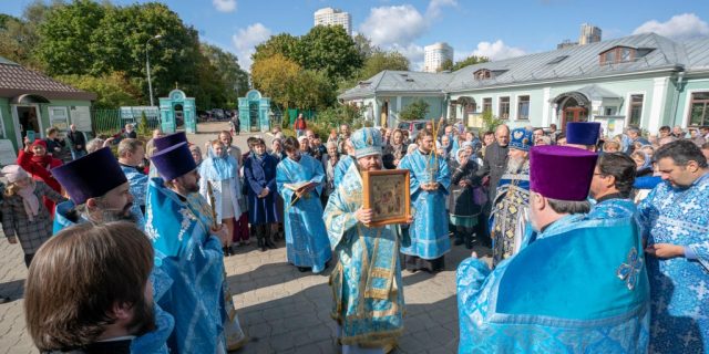 Божественная литургия в праздник Рождества Богородицы в Крылатском. 21 сентября 2019. ВИДЕО