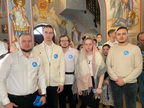 Представители молодёжных объединений Западного викариатства приняли участие в Патриаршем Богослужении