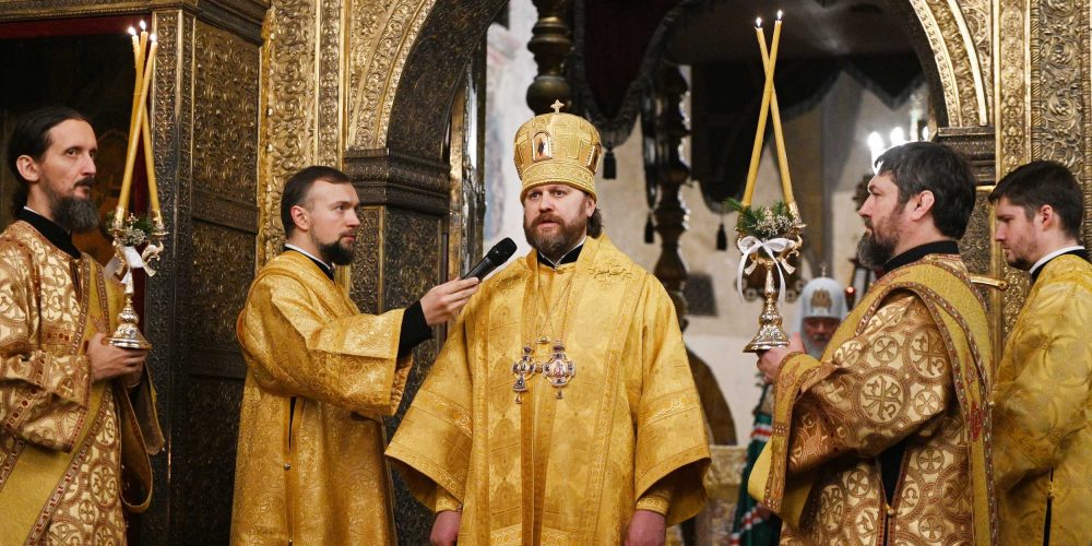 В праздник Собора Пресвятой Богородицы епископ Фома сослужил Святейшему Патриарху в Успенском соборе Кремля