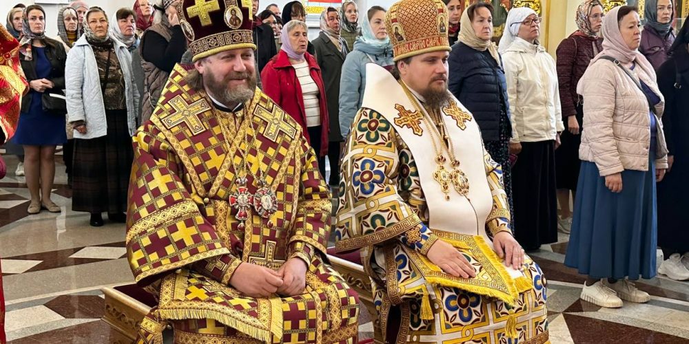 Архиепископ Одинцовский и Красногорский Фома совершил Литургию в Георгиевском соборе Одинцова