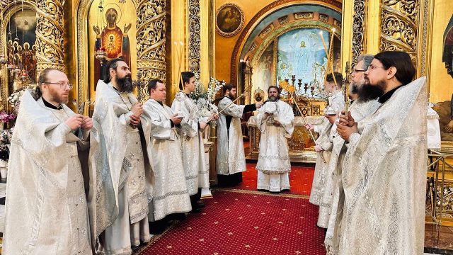 В праздник Вознесения Господня архиепископ Фома совершил Литургию в Богоявленском соборе
