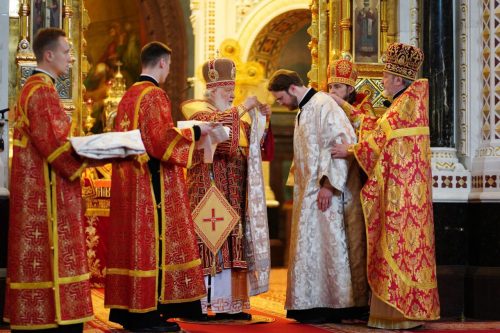 Патриарх Кирилл рукоположил диакона храма Иоанна Русского в Кунцевев сан пресвитера