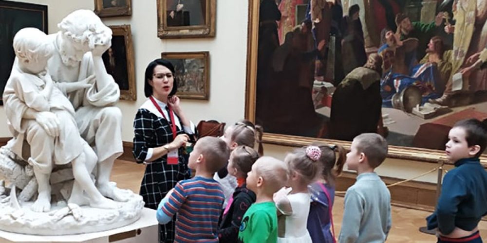 Дети из приходской творческой группы «Юные художники» храма Иоанна Русского в Кунцеве посетили Третьяковскую галерею