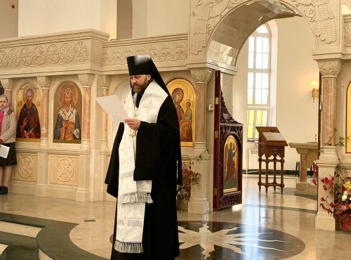 Епископ Павлово-Посадский Фома совершил отпевание протоиерея Димитрия Арзуманова