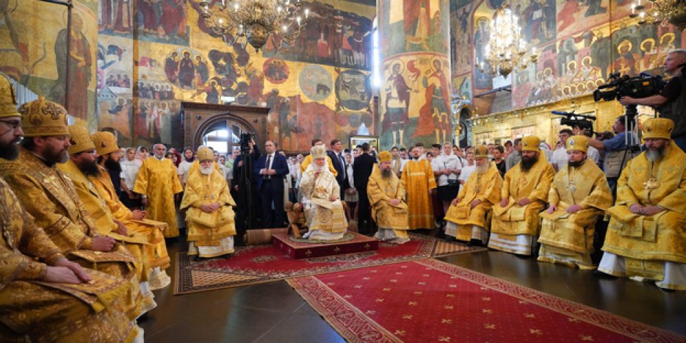 Владыка Фома сослужил Патриарху Кириллу за Литургией в Успенском соборе Московского Кремля в день памяти князя Владимира