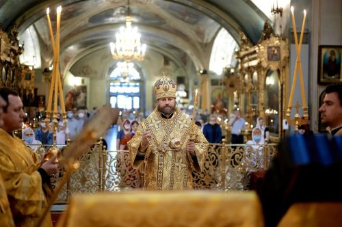 Епископ Фома совершил всенощное бдение в Елоховском кафедральном соборе