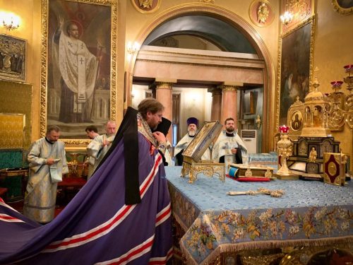 Епископ Фома совершил торжественное богослужение в честь праздника Казанской иконы Божией Матери