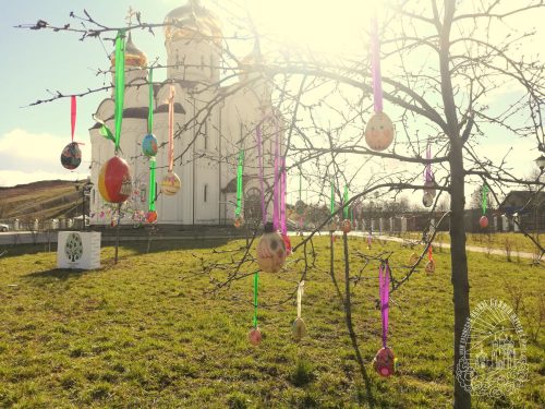 «Пасхальное Чудо-дерево» расцвело в храме Казанской иконы Божией Матери в Орлово