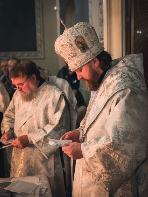 Епископ Палово-Посадский Фома совершил богослужение Родительской субботы