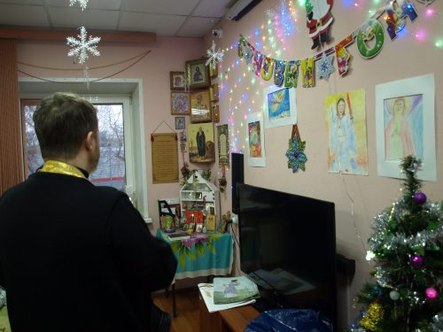 В приюте для бездомных «Востряково» состоялось открытие выставки детского рисунка «Светлое Рождество»