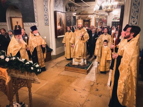 Епископ Павлово-Посадский Фома совершил всенощное бдение в храме святителя Николая в Хамовниках