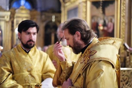 Всенощное бдение в Богоявленском Кафедральном соборе в Елохове возглавил епископ Павлово-Посадский Фома