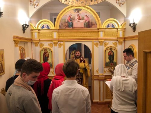 Епископ Павлово-Посадский Фома совершил литургию в домовом храме Семейного центра «Красносельский»