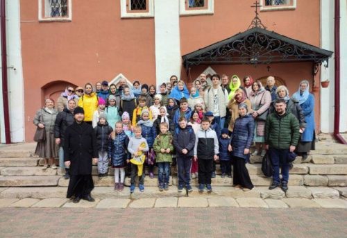 Паломническую поездку в Николо-Угрешский монастырь совершили юные прихожане храма свт. Спиридона Тримифунтского