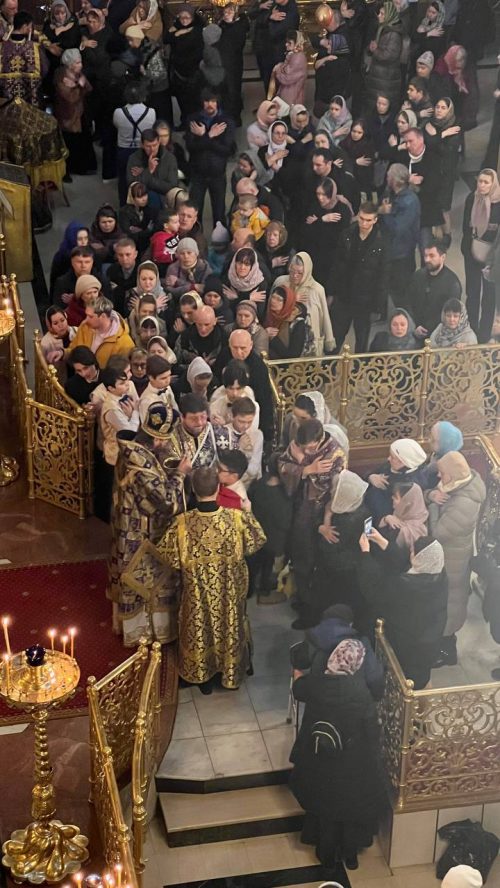 В Неделю 4-ю Великого поста архиепископ Одинцовский и Красногорский Фома совершил Литургию в Богоявленском соборе