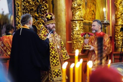 В день Радоницы архиепископ Фома сослужил Патриарху Кириллу за Литургией в Архангельском соборе Московского Кремля