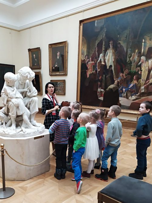 Дети из приходской творческой группы «Юные художники» храма Иоанна Русского в Кунцеве посетили Третьяковскую галерею