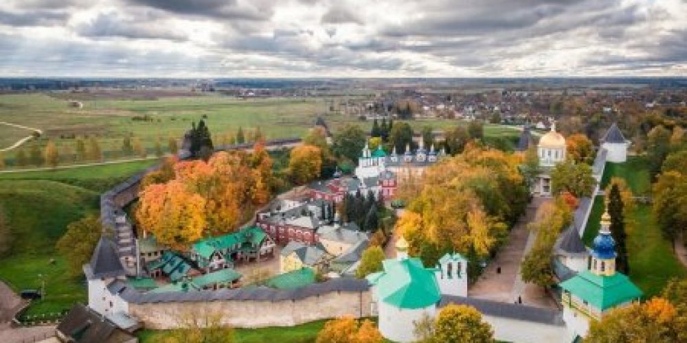 Храм Александра Невского при МГИМО приглашает в паломническую поездку в Псково-Печерский монастырь