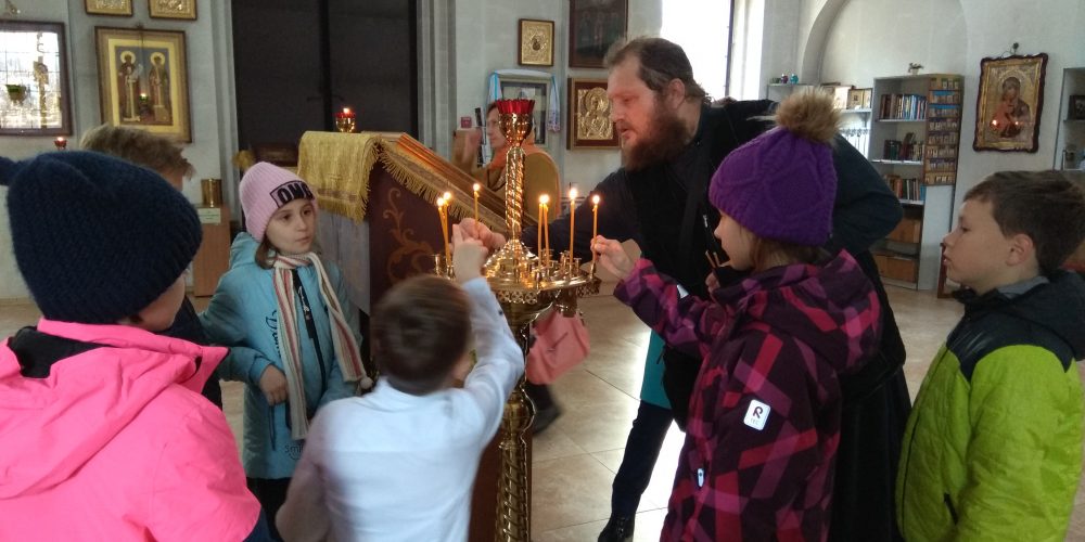 Храм священномученика Ермогена в Крылатском посетили школьники младших классов школы ГБОУ № 1440