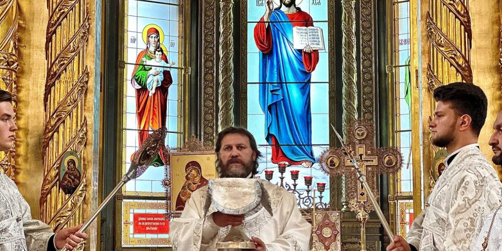 В Неделю 12-ю по Пятидесятнице архиепископ Фома совершил Литургию в Георгиевском храме Одинцова