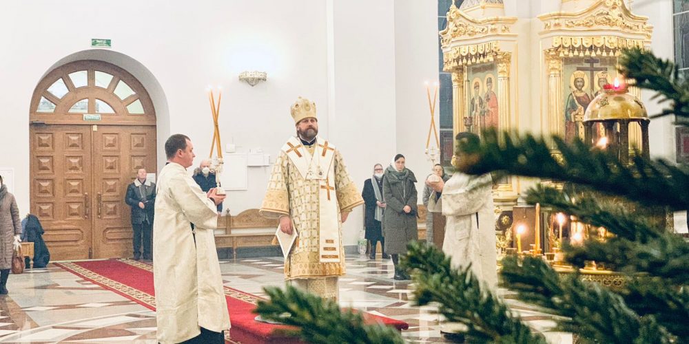 Литургию в кафедральном соборе Георгия Победоносца в Одинцове совершил владыка Фома