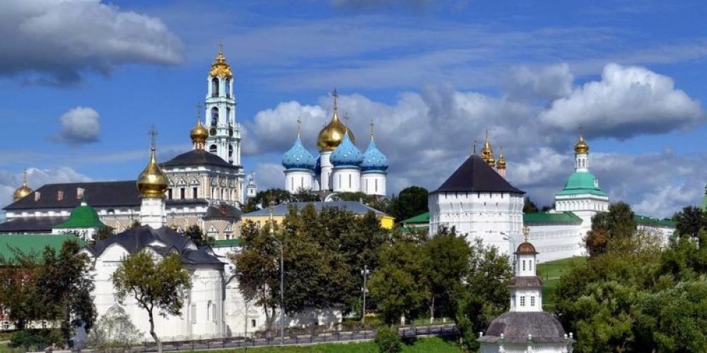 Приход храма св. прав. Иоанна Русского в Кунцеве приглашает в паломническую поездку в Троице-Сергиеву Лавру