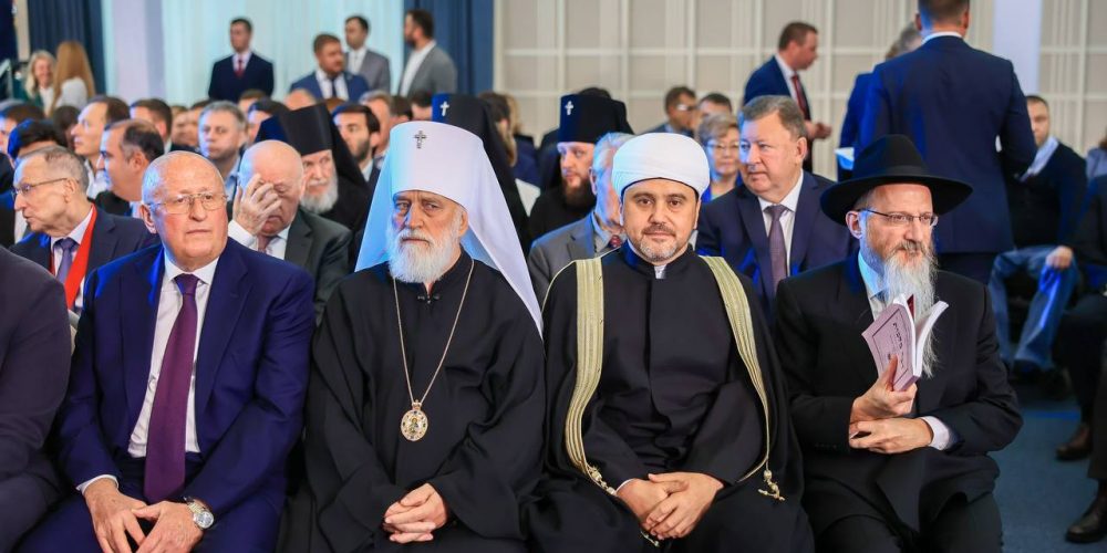 Архиепископ Фома посетил церемонию вступления в должность губернатора Московской области