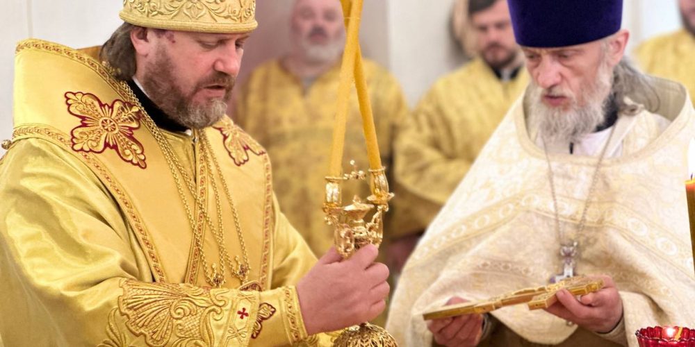 Литургию в Казанском храме д. Старое село совершил архиепископ Фома