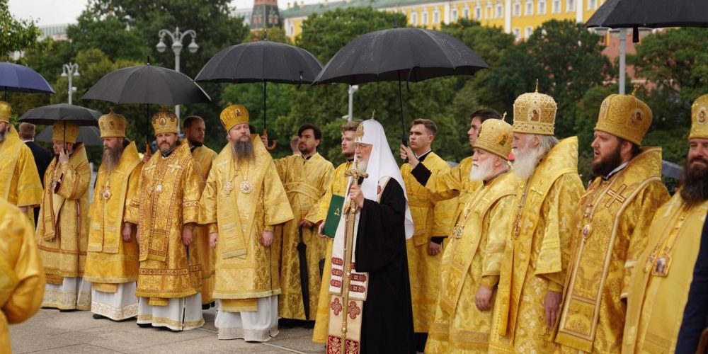 Архиепископ Фома принял участие в молебне и крестном ходе в праздник Крещения Руси