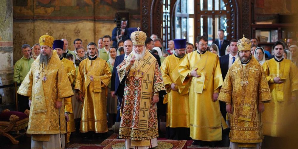 Архиепископ Фома сослужил Патриарху Кириллу за Литургией в Патриаршем Успенском соборе Московского Кремля