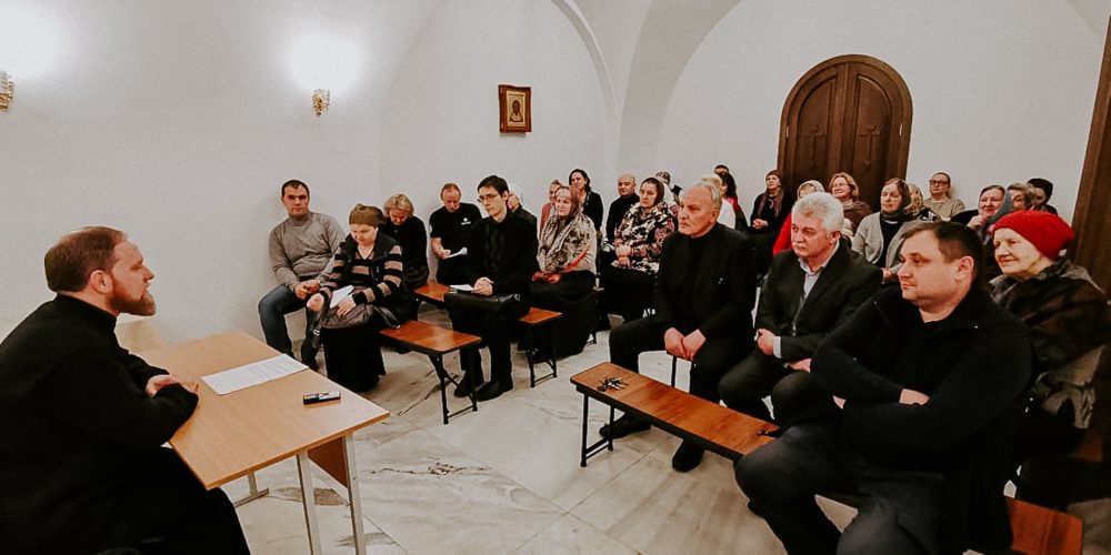 В храме преподобного Сергия Радонежского в Солнцеве прошли курсы для работников свечных ящиков