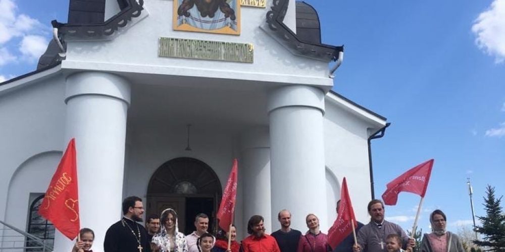 Участники велопробега посетили храм Воскресения Христова в Толстопальцеве