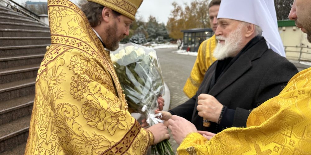 Архиепископ Фома сослужил митрополиту Крутицкому и Коломенскому Павлу за Литургией в Георгиевском соборе