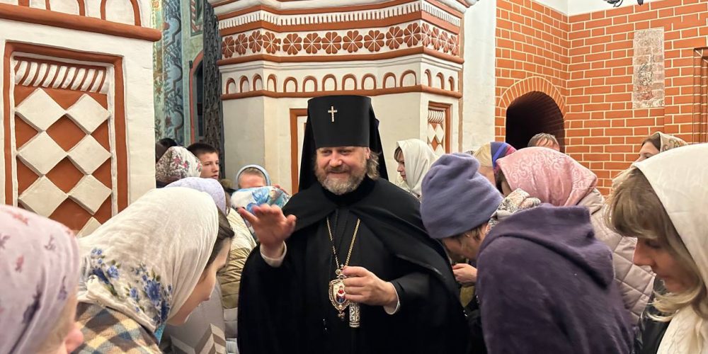 Поздравление управляющему Западным викариатством архиепископу Одинцовскому и Красногорскому Фоме в день рождения