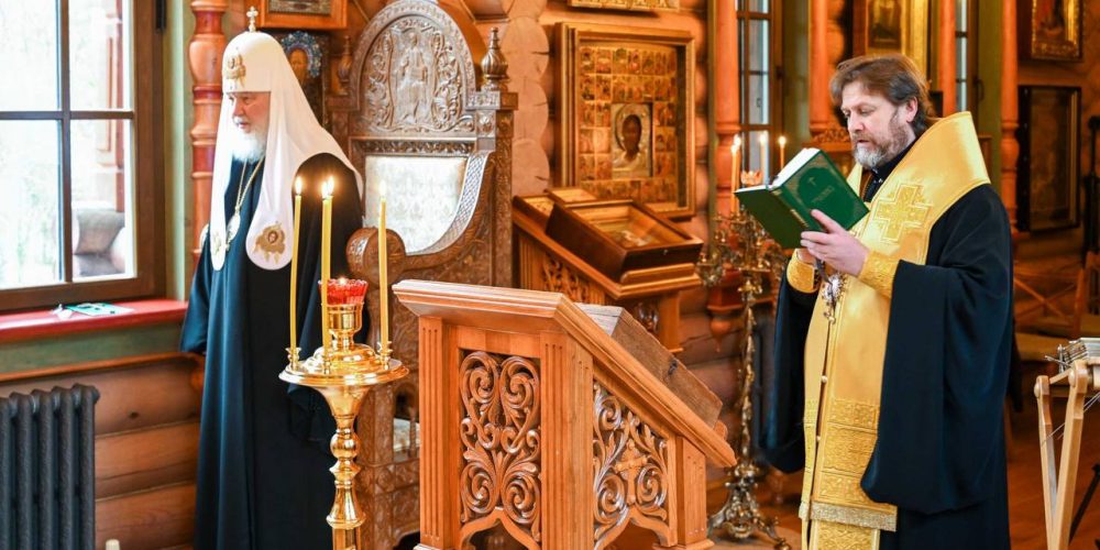 Архиепископ Фома сослужил за благодарственным молебном в день рождения Патриарха Кирилла