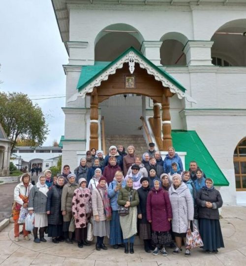 Группа прихожан храма свт. Иова посетили Саввино-Сторожевский монастырь