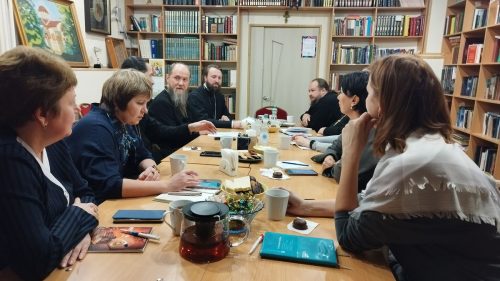 В храме преподобного Серафима Саровского в Кунцеве возобновлены беседы о православной вере
