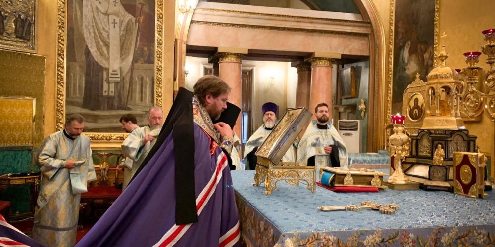 Епископ Фома совершил торжественное богослужение в честь праздника Казанской иконы Божией Матери