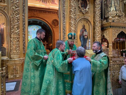 В день памяти преподобного Серафима Саровского епископ Фома совершил Божественную литургию в Богоявленском кафедральном соборе в Елохове